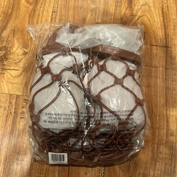 NWT Express Tie-Up Caged Flat Gladiator Sandals 9 Cognac - Picture 3 of 4